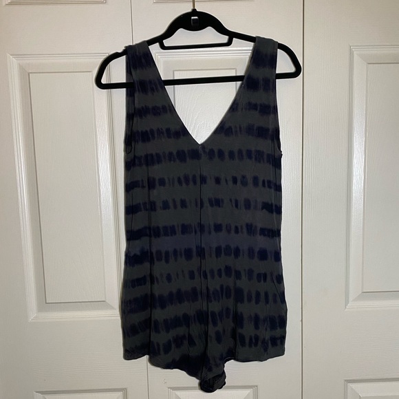 OBEY Tie-dye Shorts Jumper - Picture 1 of 7